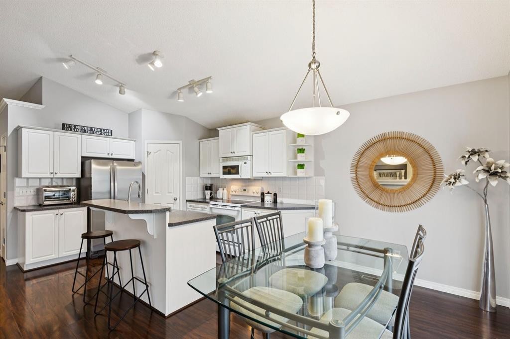 21 Covehaven Gardens Ne, Calgary, AB