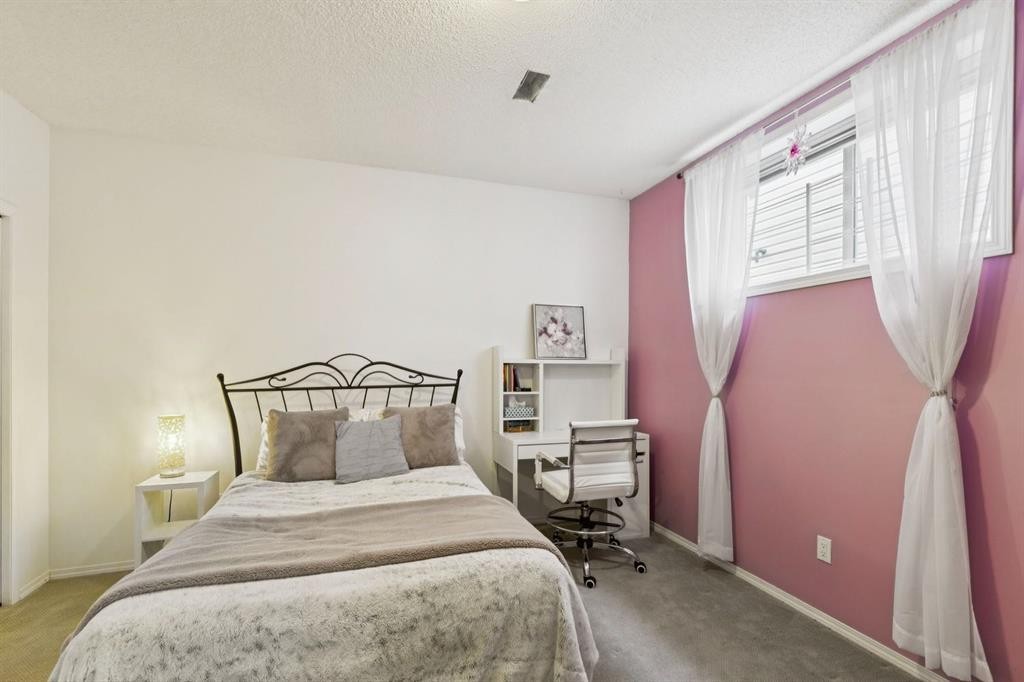 21 Covehaven Gardens Ne, Calgary, AB