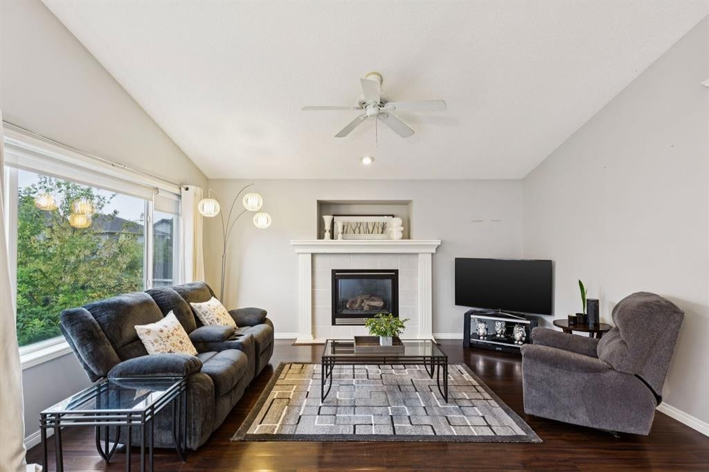 21 Covehaven Gardens Ne, Calgary, AB