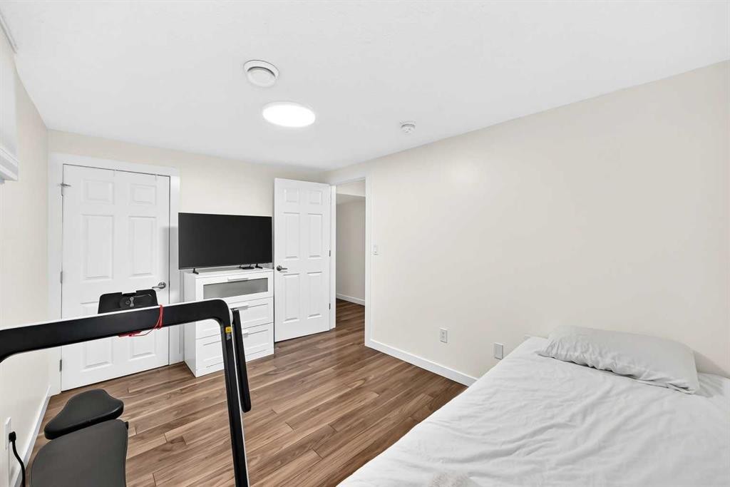 119 Maitland Rise Ne, Calgary, AB - Indoor Photo Showing Bedroom