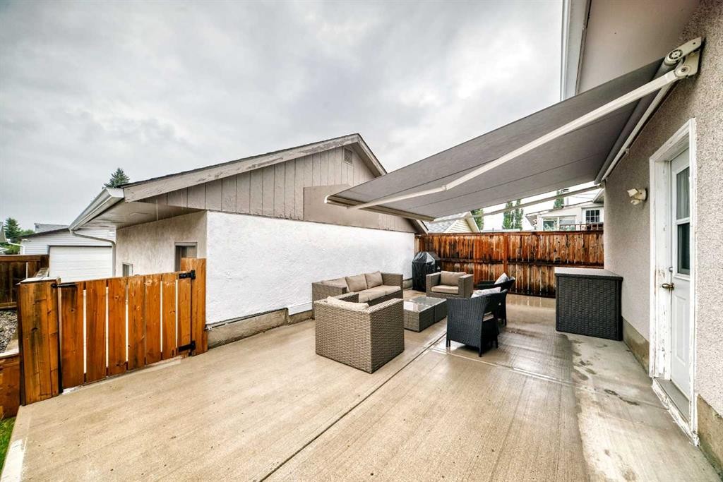119 Maitland Rise Ne, Calgary, AB - Outdoor With Exterior