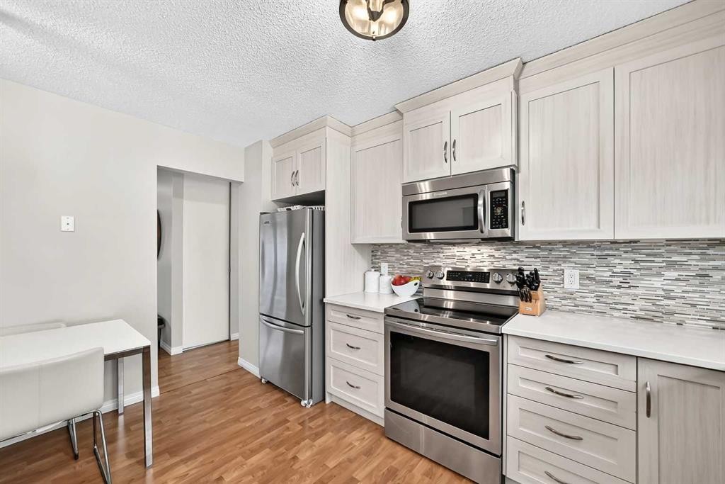 119 Maitland Rise Ne, Calgary, AB - Indoor Photo Showing Kitchen With Upgraded Kitchen