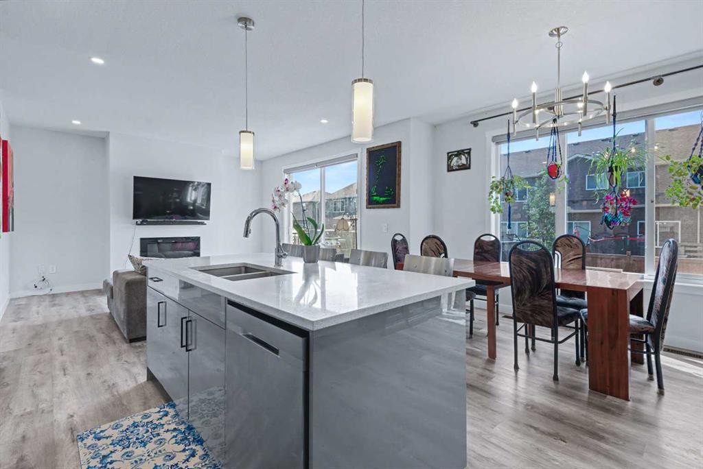 768 Edgefield Crescent, Strathmore, AB - Indoor