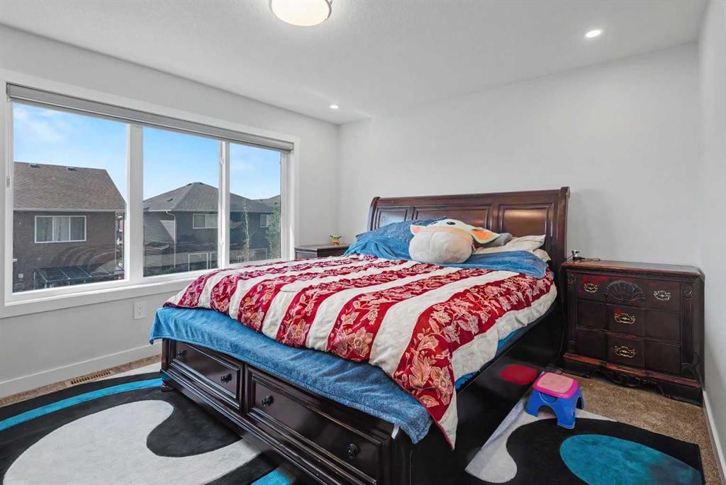 768 Edgefield Crescent, Strathmore, AB - Indoor Photo Showing Bedroom