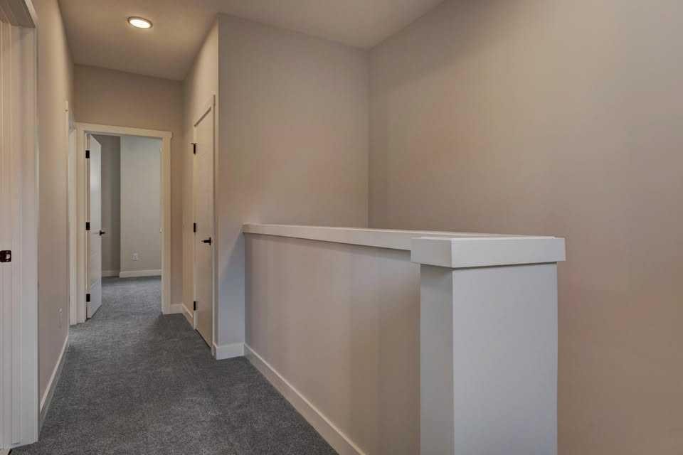 602 11 Avenue Ne, Calgary, AB - Indoor Photo Showing Other Room