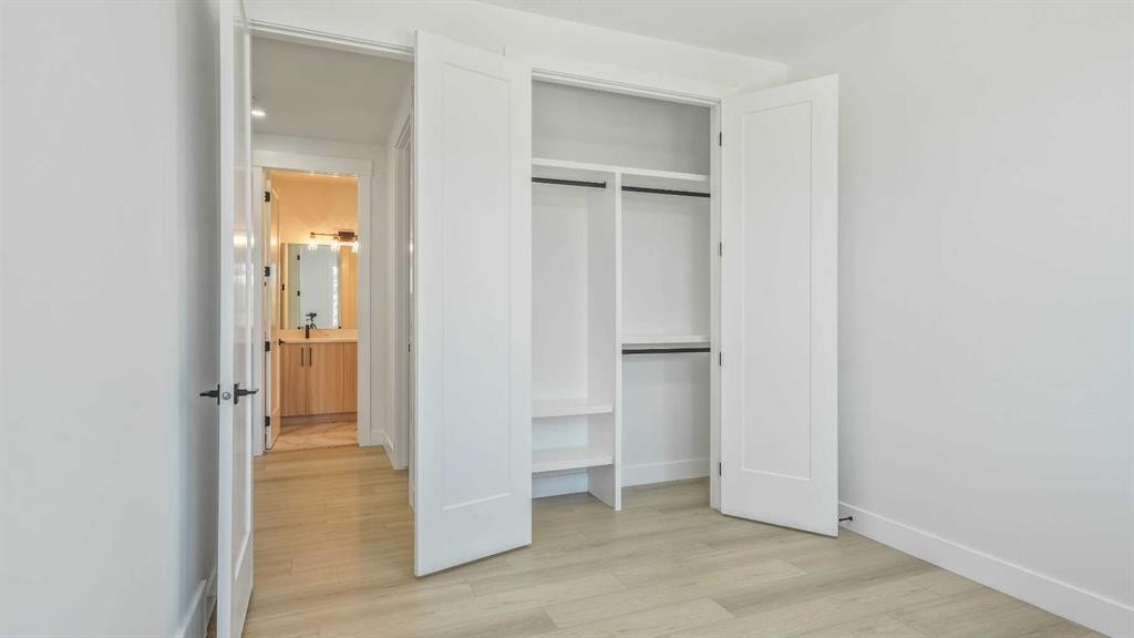 8924 34 Avenue, Calgary, AB - Indoor Photo Showing Other Room