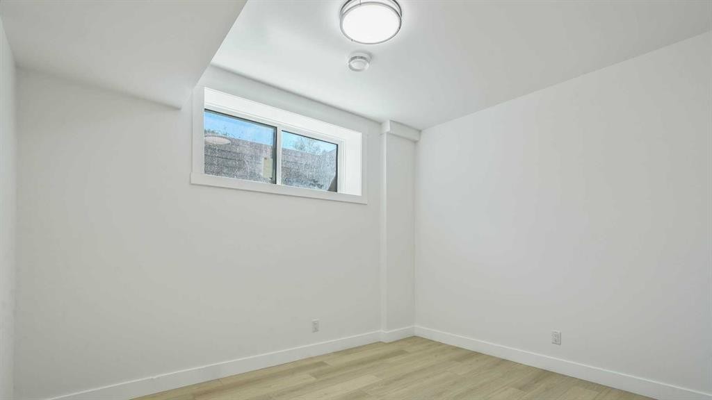 8924 34 Avenue, Calgary, AB - Indoor Photo Showing Other Room