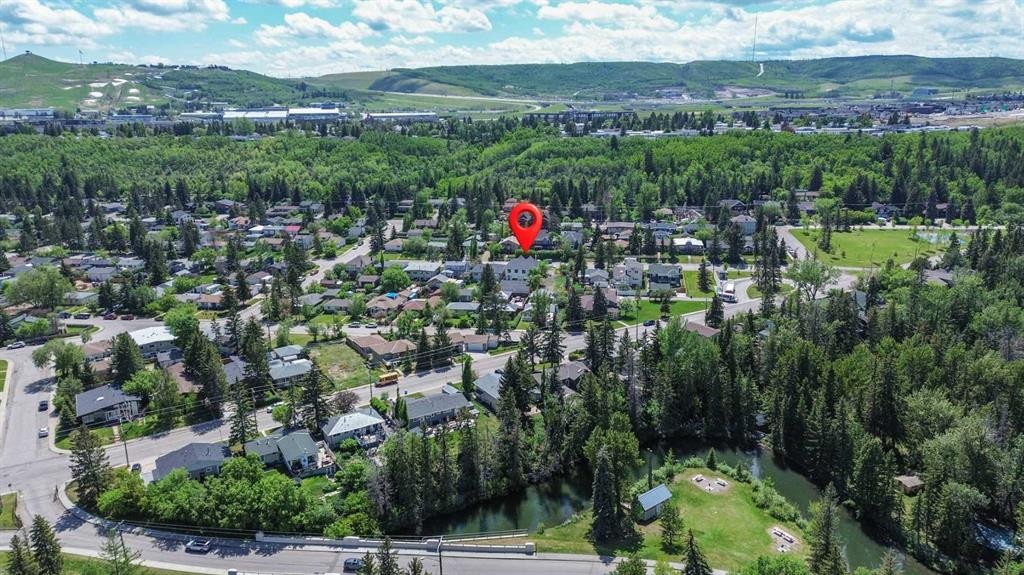 8924 34 Avenue, Calgary, AB - Outdoor With View