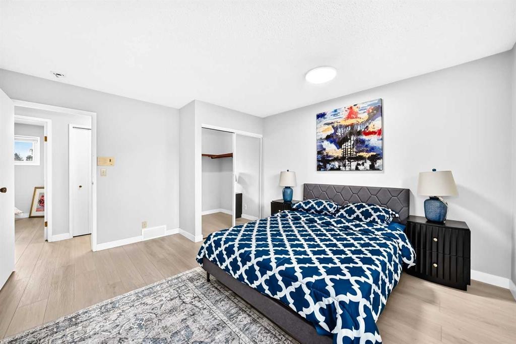 6832 37 Avenue Ne, Calgary, AB - Indoor Photo Showing Bedroom