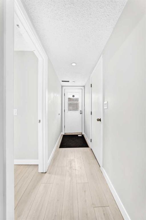 6832 37 Avenue Ne, Calgary, AB - Indoor Photo Showing Other Room