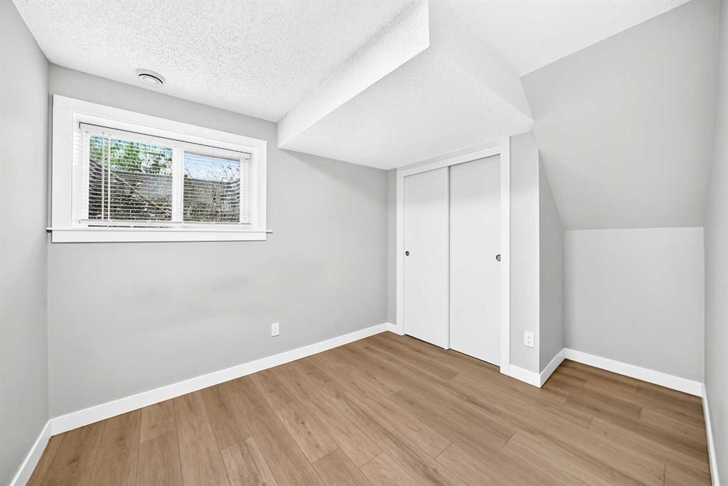 6832 37 Avenue Ne, Calgary, AB - Indoor Photo Showing Other Room