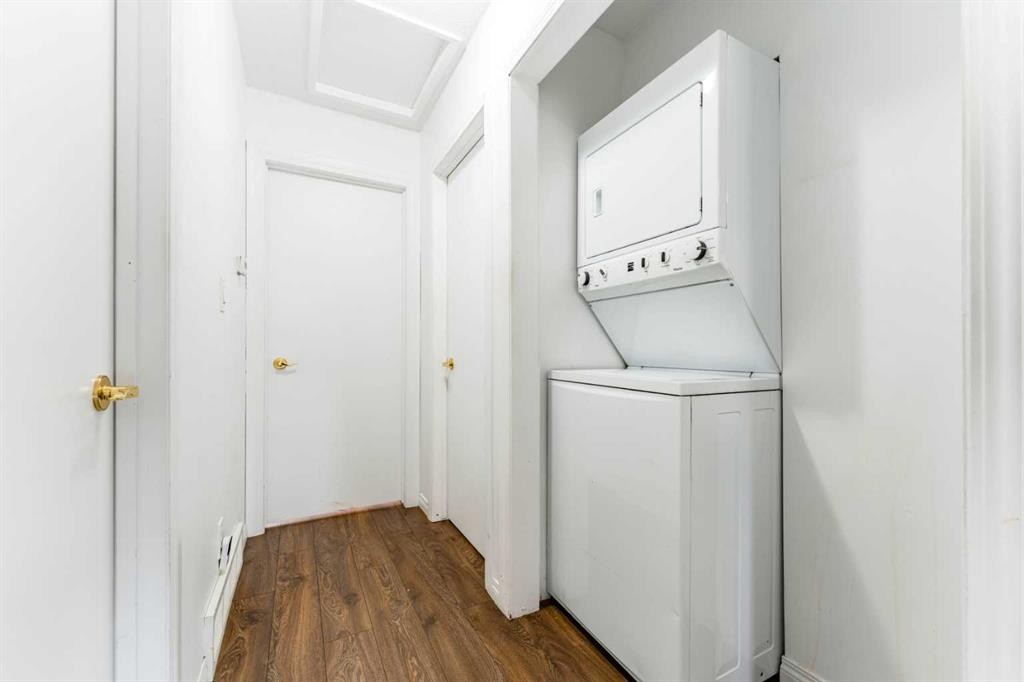 2906 Doverville Crescent Se, Calgary, AB - Indoor Photo Showing Laundry Room