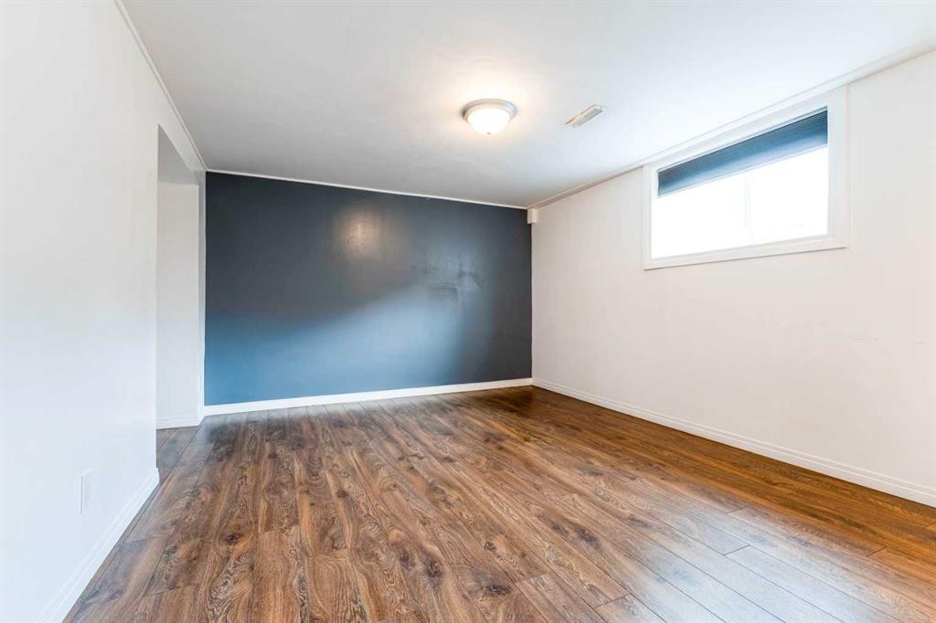 2906 Doverville Crescent Se, Calgary, AB - Indoor Photo Showing Other Room
