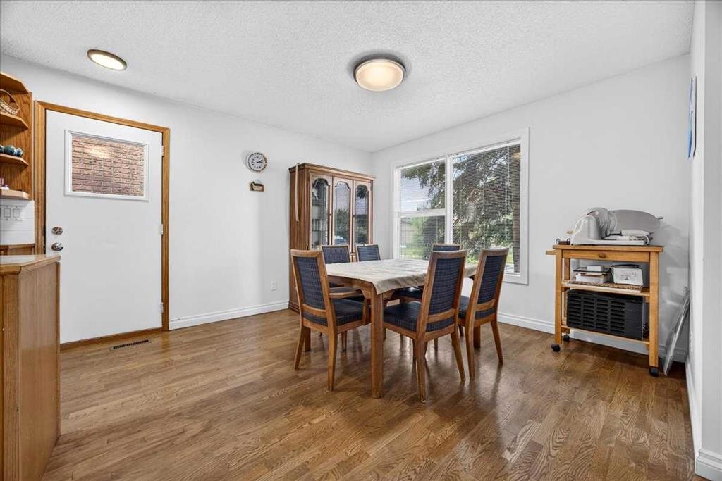 80 Templevale Way Ne, Calgary, AB - Indoor Photo Showing Dining Room