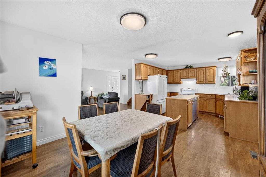 80 Templevale Way Ne, Calgary, AB - Indoor