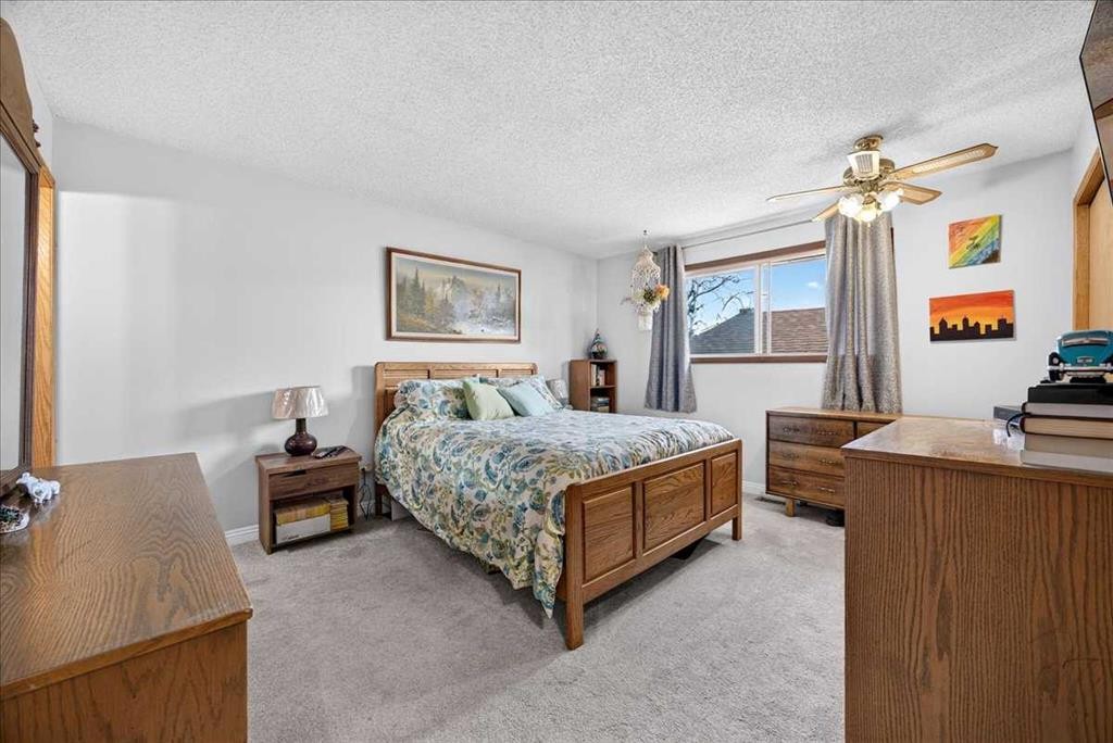 80 Templevale Way Ne, Calgary, AB - Indoor Photo Showing Bedroom