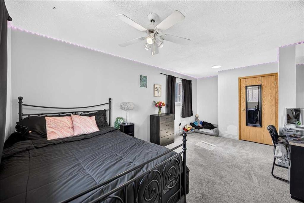 80 Templevale Way Ne, Calgary, AB - Indoor Photo Showing Bedroom