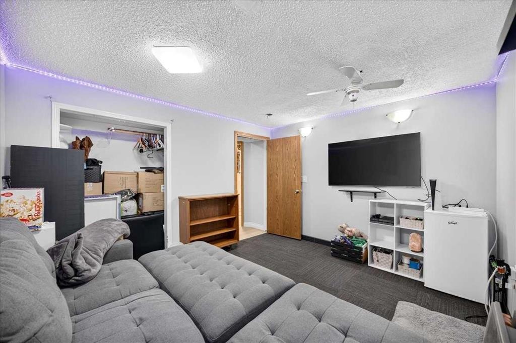 80 Templevale Way Ne, Calgary, AB - Indoor