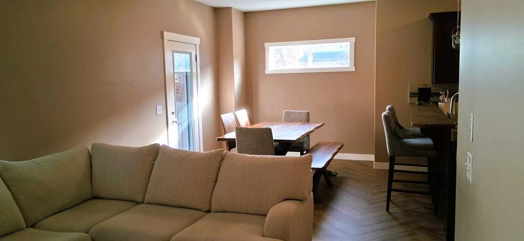 301 Ranch Ridge Meadow, Strathmore, AB - Indoor Photo Showing Living Room