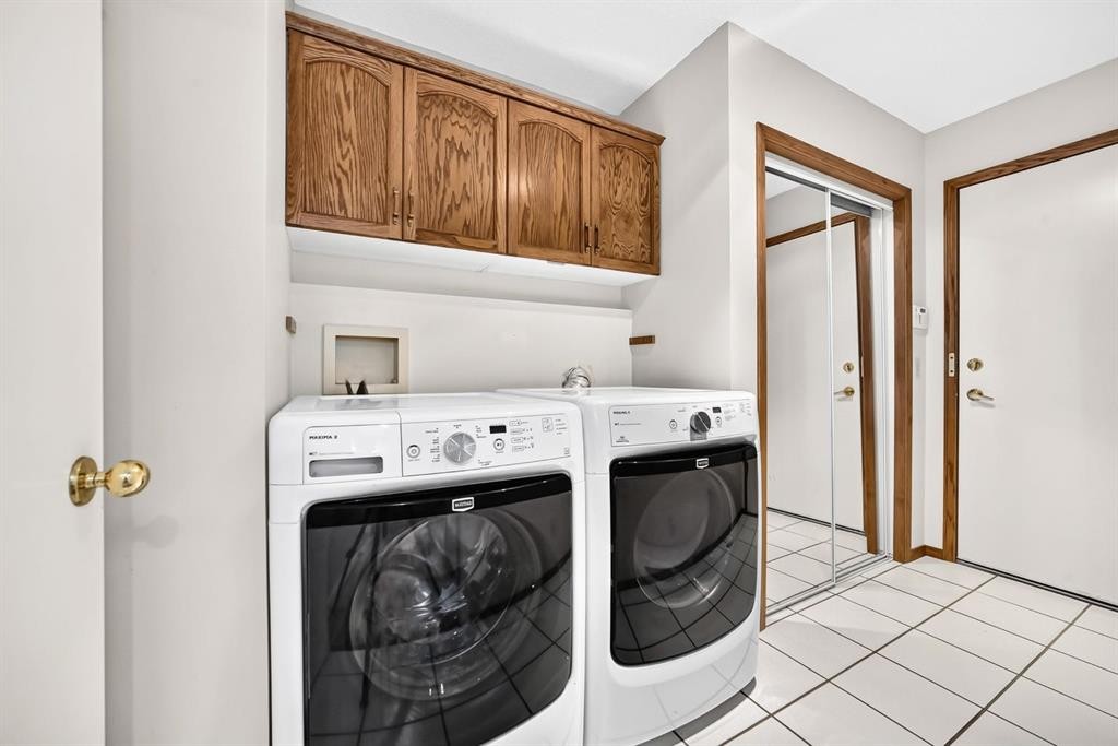 139 Hawkville Close Nw, Calgary, AB - Indoor Photo Showing Laundry Room