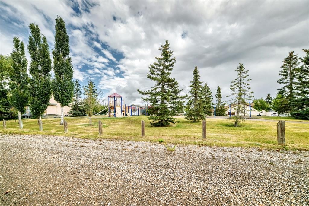 139 Hawkville Close Nw, Calgary, AB - Outdoor With View