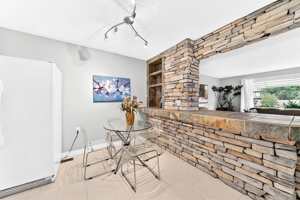 1949 Lytton Crescent Se, Calgary, AB - Photo Showing Other Room