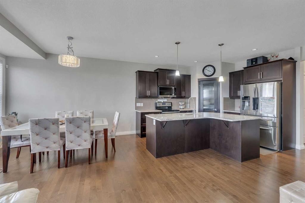 288 Evansborough Way Nw, Calgary, AB - Indoor Photo Showing Other Room