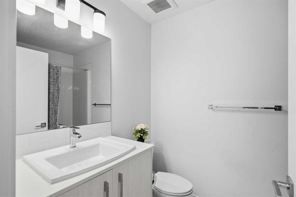 602-335 Creekside Boulevard Sw, Calgary, AB - Indoor Photo Showing Bathroom