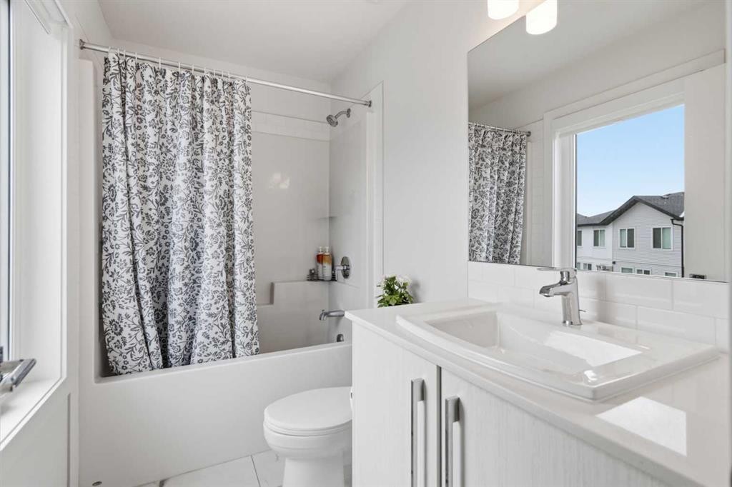 602-335 Creekside Boulevard Sw, Calgary, AB - Indoor Photo Showing Bathroom