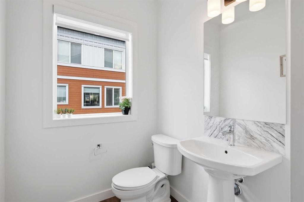 602-335 Creekside Boulevard Sw, Calgary, AB - Indoor Photo Showing Bathroom