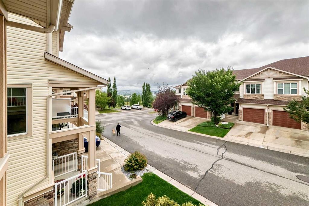 302 Sunset Point, Cochrane, AB - Outdoor
