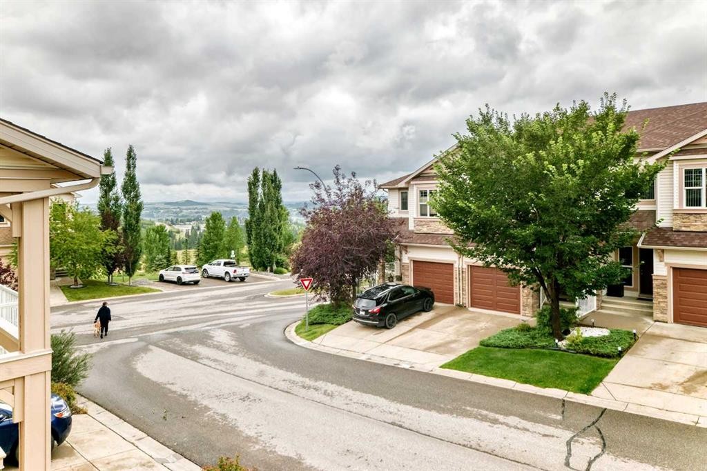 302 Sunset Point, Cochrane, AB - Outdoor