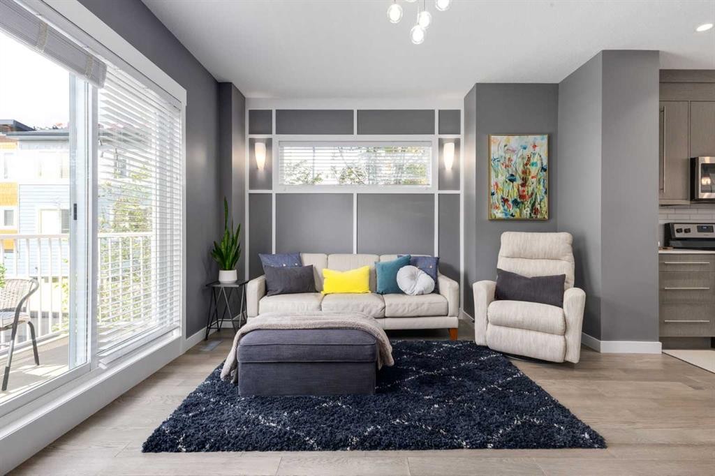 17-111 Rainbow Falls Gate, Chestermere, AB - Indoor Photo Showing Other Room