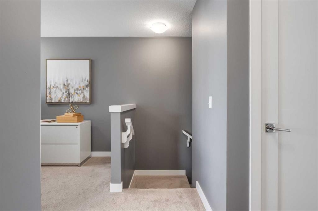 17-111 Rainbow Falls Gate, Chestermere, AB - Indoor Photo Showing Other Room