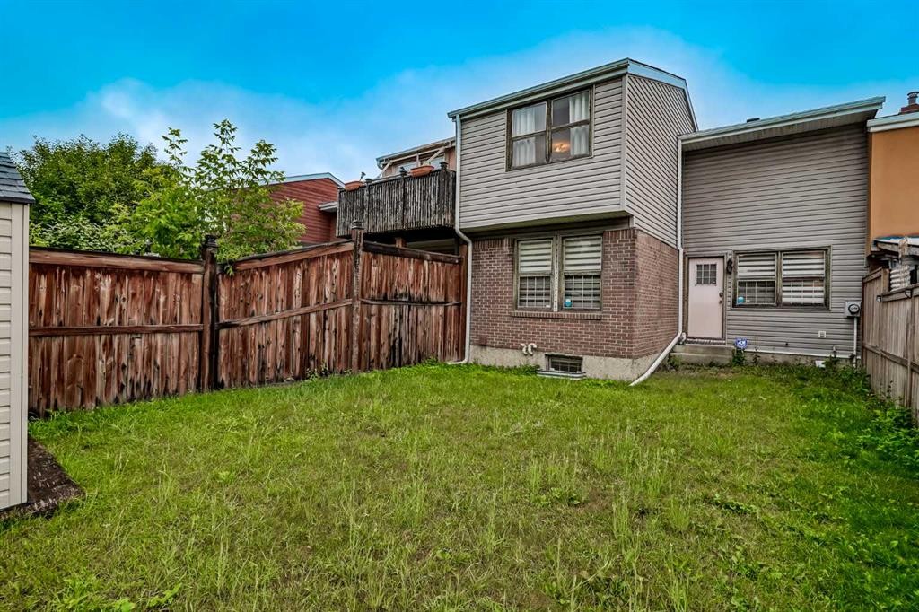 3881 Fonda Way Se, Calgary, AB - Outdoor With Exterior