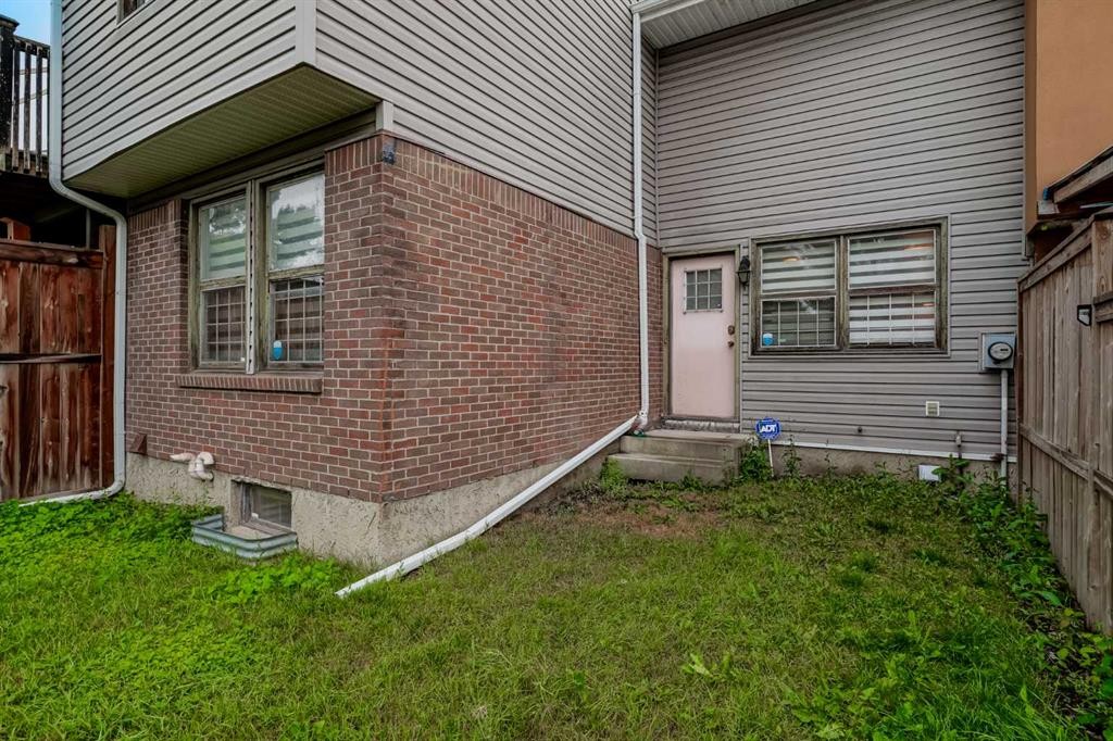 3881 Fonda Way Se, Calgary, AB - Outdoor With Exterior