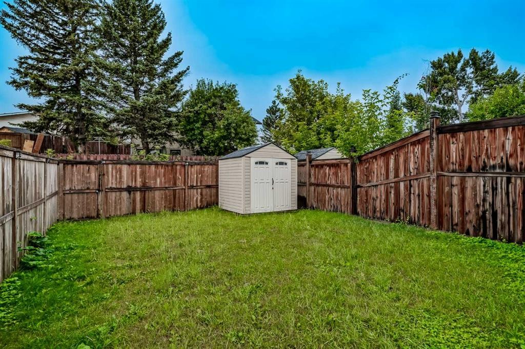 3881 Fonda Way Se, Calgary, AB - Outdoor