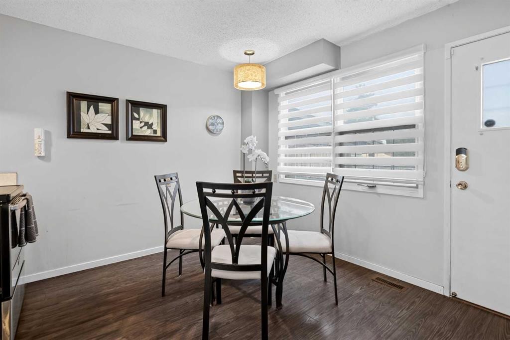 3881 Fonda Way Se, Calgary, AB - Indoor
