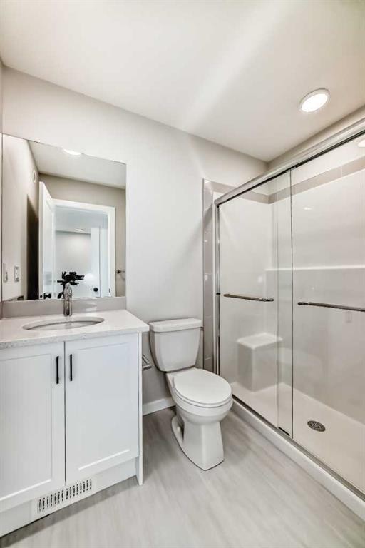 8 Savanna Place Ne, Calgary, AB - Indoor Photo Showing Bathroom