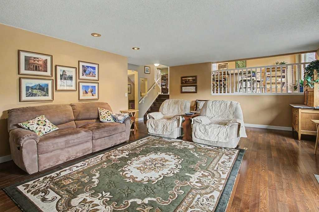 43 Riverside Road Se, Calgary, AB - Indoor Photo Showing Living Room