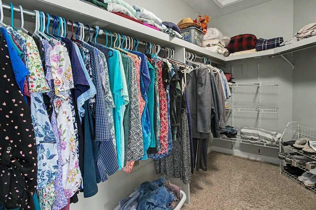 43 Riverside Road Se, Calgary, AB - Indoor With Storage