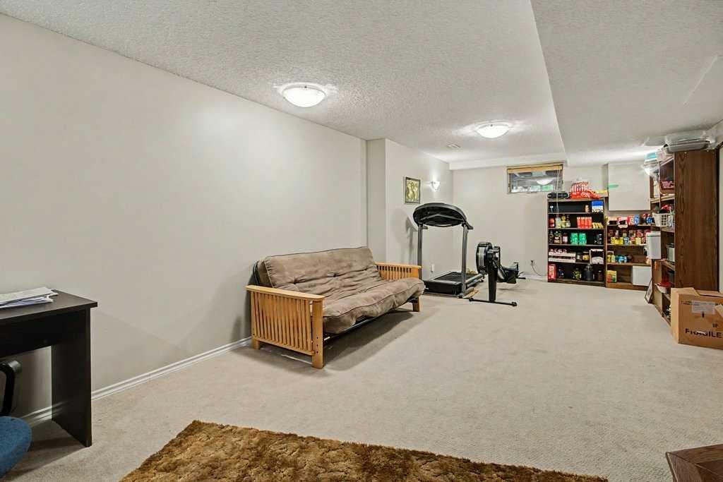43 Riverside Road Se, Calgary, AB - Indoor