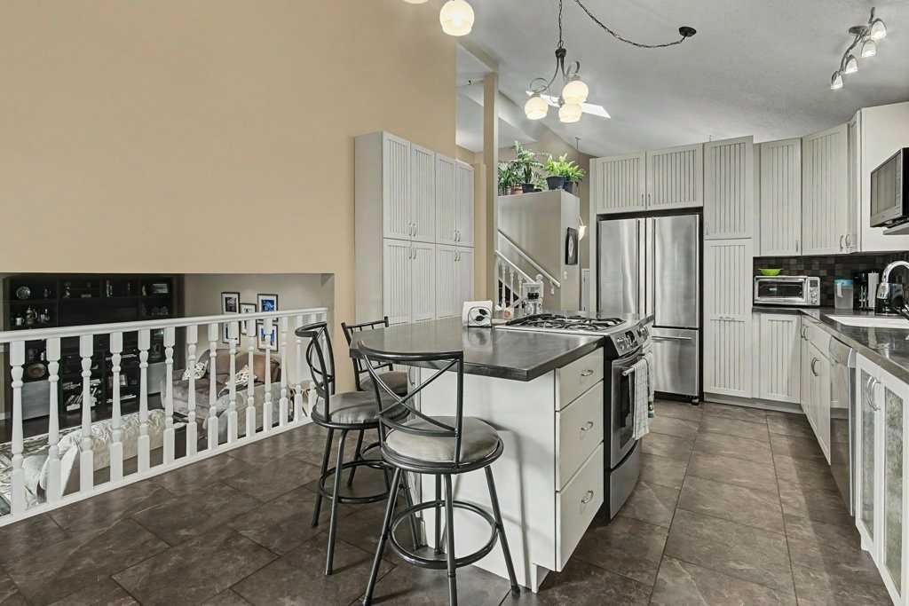 43 Riverside Road Se, Calgary, AB - Indoor Photo Showing Kitchen With Stainless Steel Kitchen