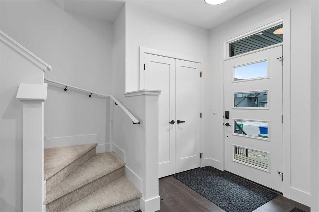 7178 Rangeview Avenue Se, Calgary, AB - Indoor Photo Showing Other Room