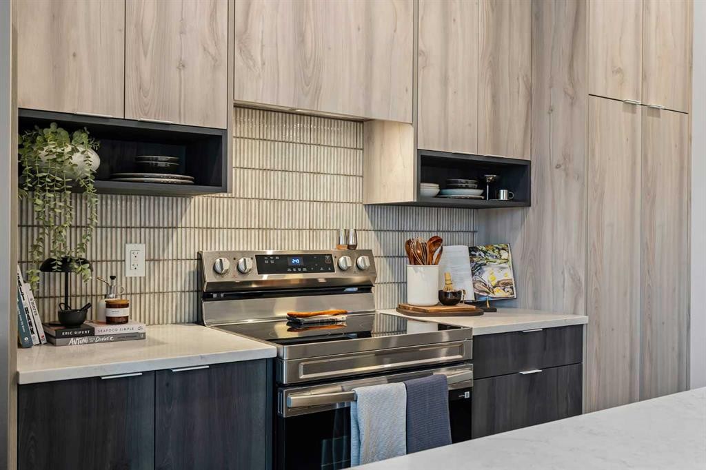 7178 Rangeview Avenue Se, Calgary, AB - Indoor Photo Showing Kitchen