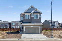 37 Sora Gardens SECalgary, AB T3S 0V3