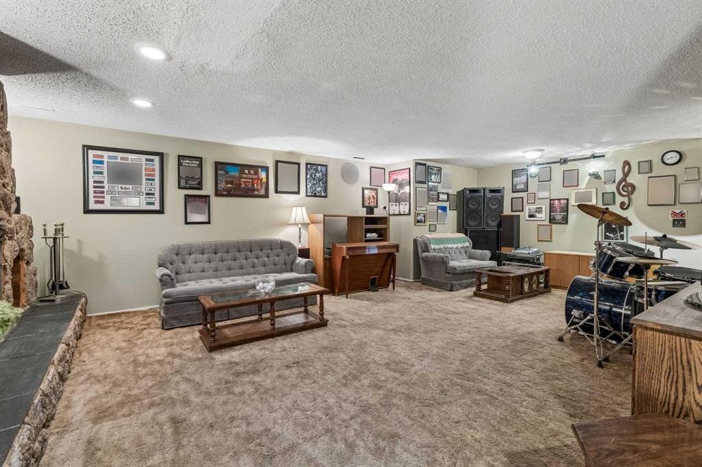 14211 Parkland Boulevard Se, Calgary, AB