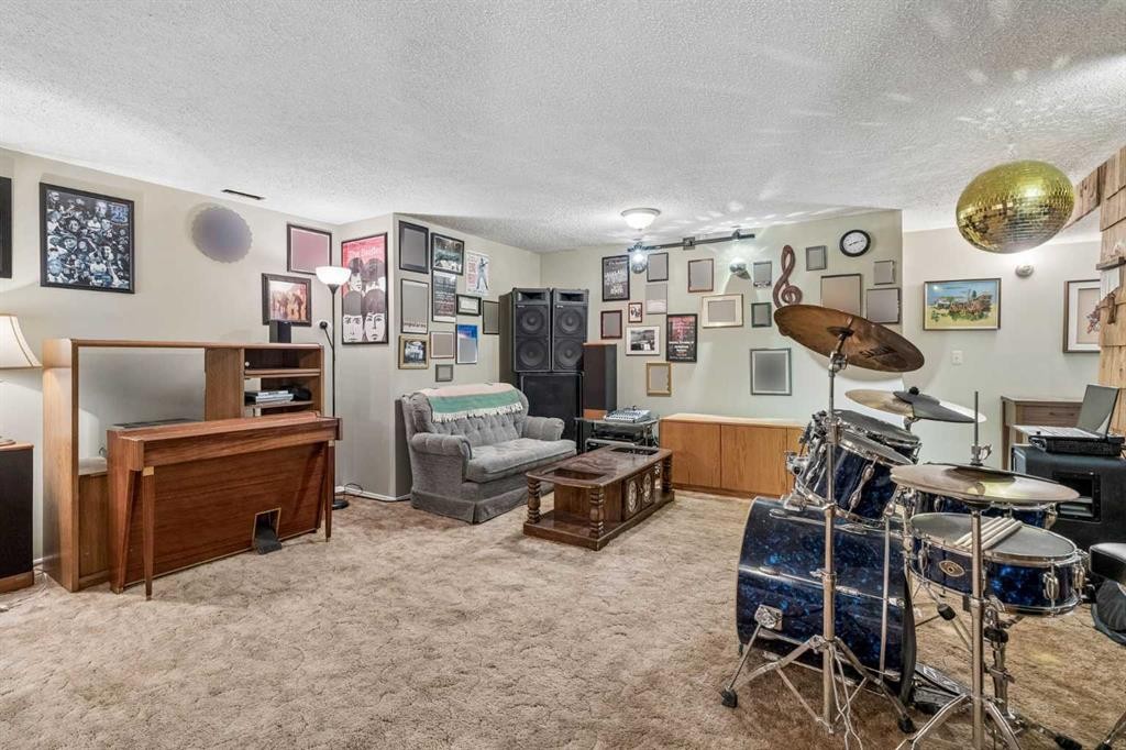 14211 Parkland Boulevard Se, Calgary, AB
