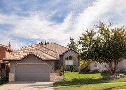 2207 Sirocco Drive SWCalgary, AB T3H 2T9