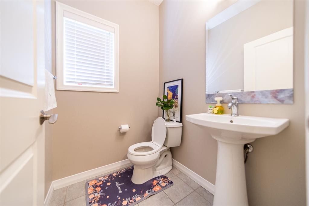 98 Mahogany Passage Se, Calgary, AB - Indoor Photo Showing Bathroom